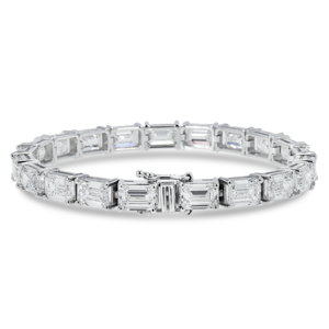 Bracelet tennis en or blanc 18 carats avec diamants taille émeraude certifiés IGI, qualité export, cadeau de luxe pour mariée, disponible à la vente - Product Image 5