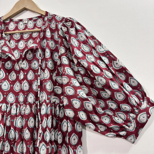 เดรสวินเทจผ้าฝ้ายพิมพ์ลายดอกไม้ด้วยมือ งานแฮนด์เมด เป็นมิตรกับสิ่งแวดล้อม คอวี แขนสามส่วน แต่งระบายลูกไม้ ซักได้ ใส่ได้ในโอกาสทางการ - Product Image 3