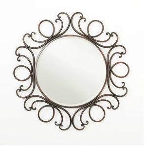 Le miroir en métal antique allie fonctionnalité et design, servant à la fois de l'objet pratique et d'un objet décoratif. - Product Image 5