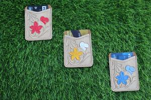 Vente en gros Porte-cartes en cuir véritable de haute qualité Nouvelle arrivée Porte-cartes en cuir usiné à la main pour hommes - Product Image 3