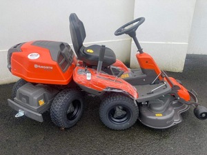 Tracteur de jardin Husqvarna R 214TC de qualité supérieure - Product Image 4