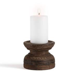 Portavelas de madera hecho a mano que ofrece un toque artístico para la decoración personalizada del hogar. - Product Image 1