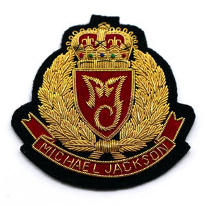 Écusson circulaire brodé sur mesure à coudre, style patch en tissu avec fils dorés et argentés pour chapeaux - Product Image 2