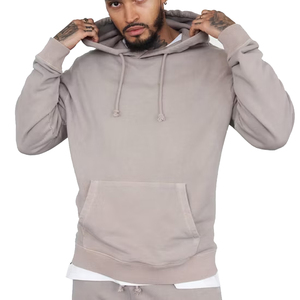 Ensemble de survêtement de sport imprimé style urbain pour l'entraînement, tenue athlétique légère, respirante et à séchage rapide - Product Image 1