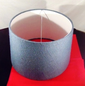 Abat-jour cylindrique en tissu gris, design minimaliste, installation facile, accessoire de lampe avec raccords harpes - Product Image 6