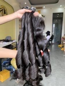 100% paquets de cheveux de trame crue vietnamienne Extension de cheveux vierges Remy naturels Style rebondissant toutes les Textures Style rebondissant magique rebondissant - Product Image 3