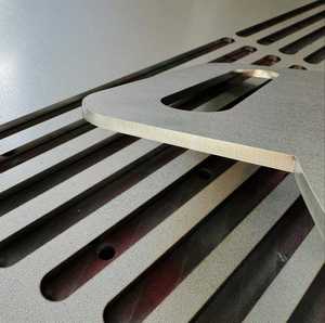 Composants en tôle d'acier inoxydable découpés au laser CNC avec usinage par électroérosion à fil pour la fabrication industrielle et le pliage - Product Image 6