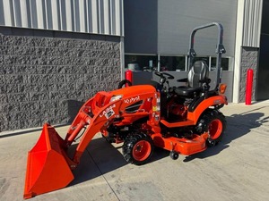 รถแทรกเตอร์ Kubota BX23S 4WD มือสองคุณภาพสูงพร้อมจำหน่าย  พร้อมอุปกรณ์ตักดินด้านหน้า  รถขุดดินด้านหลัง  เครื่องยนต์  เกียร์ และลูกปืนคุณภาพสูง - Product Image 6