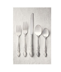 Juego de cubiertos de metal con acabado plateado de alta resistencia para uso comercial en restaurantes, buffets e industria hotelera. - Product Image 1