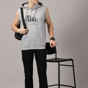 เสื้อกล้ามมีฮู้ดแขนกุดสำหรับผู้ชายพิมพ์โลโก้ตามสั่ง – แห้งเร็ว ระบายอากาศได้ดี เหมาะสำหรับออกกำลังกายในฤดูร้อน - Product Image 4