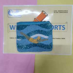 Monedero de cuentas hecho a mano con diseño de nadadora, bolsa con cremallera temática de playa, bolso de mano con cuentas de chica nadadora, mini bolsa de cosméticos, cartera - Product Image 1