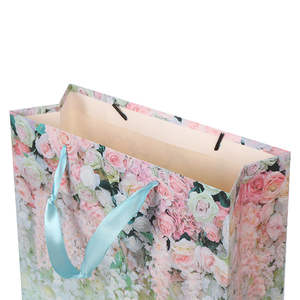 Sac cadeau en carton kraft laminé, personnalisé ODM, écologique, nouveau style, avec poignée en ruban, coloré, pour magasin de vêtements et bougies - Product Image 5
