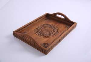Plateau décoratif en bois léger et durable, idéal pour organiser les essentiels et servir les aliments - Product Image 5