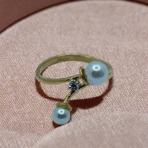 Anillo Abierto Elegante para Mujer, Joyería Moderna para Uso Diario, Anillo de Oro con Perla y Diamantes - Product Image 4
