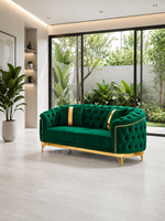 Ensemble de canapés Chesterfield vert émeraude de luxe, design capitonné, finition dorée, mobilier contemporain pour salon, villa, bureau, hall d'entrée