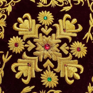 Parche Bordado a Mano con Monograma Mariano en Oro, Corona Litúrgica, Estrella, Estandarte de Iglesia, Velo de Cáliz Católico, Vestimenta - Product Image 5