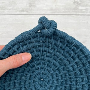 Ensemble de 3 paniers en macramé bleus, petite taille, organisateur pour bijoux, médicaments, rangement, panier décoratif élégant en corde de coton, provenant d'Inde - Product Image 3