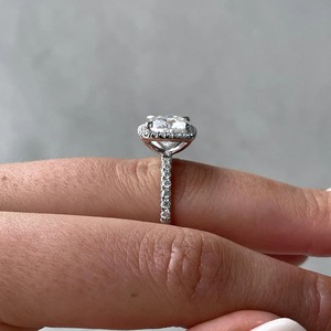 4ct <b>Cushion</b> Cut Lab Grown Diamond Halo Ring in 14K Yellow Gold with IGI Certified & VVS Clarity Diamond Ring for Women's - Product Image 3