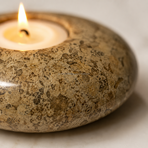Porte-bougie rond en marbre naturel, fait main, écologique, durable, poli, décoration de table pour la maison, pour Noël, Pâques - Product Image 1