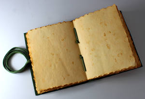 สมุดบันทึกหนังแท้สไตล์วินเทจ พิมพ์ลายตามสั่ง ขนาด A5 ปกแข็ง พร้อมสายรัดยางยืด - Product Image 4