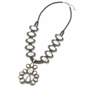 Collar Hecho a Mano con Turquesa Blanca y Flor de Calabaza, Estilo Bohemio, Vaquero del Suroeste, Joyería de Moda - Product Image 1