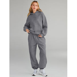 Ensemble deux pièces pour femme : sweat à capuche court uni et pantalon en molleton gris, coupe décontractée - Product Image 1
