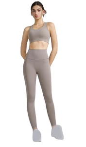 Ensemble de yoga de couleur unie respirant et écologique 2 pièces pour femmes de grande taille pour la salle de sport Activités d'exercice en plein air Fitness en gros - Product Image 6