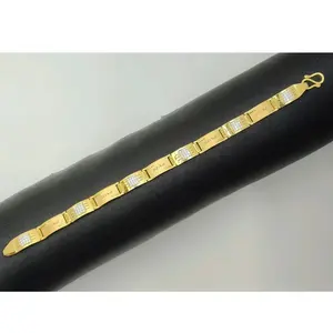 Bracelet Classique pour Homme en Or 22K Élégant et Moderne avec Maillons à Motif Diamanté et Finition Premium - Product Image 3