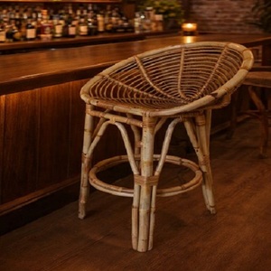 Tabouret de bar moderne en bambou antique avec accoudoirs fixes et repose-pieds, empilable, pour la maison, les bars, les cafés et les centres commerciaux - Product Image 5