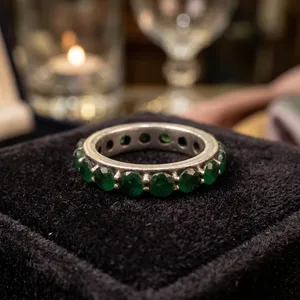 แหวนเงินแท้ 925 ประดับพลอยออนิกซ์สีเขียวทรงเหลี่ยม ดีไซน์แบบ Eternity Band ตัวเรือนแบบ Channel Setting สไตล์คลาสสิก เครื่องประดับสำหรับทั้งชายและหญิง ทำด้วยมือ สไตล์โบโฮ - Product Image 4