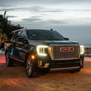 Offre Exceptionnelle : GMC Yukon Denali d'Occasion, SUV Familial de Luxe, Cabine Spacieuse, Caractéristiques Avancées et Performances Fiables - Product Image 2