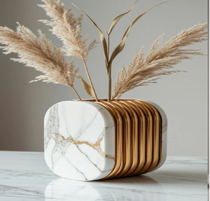 Vases en métal de style céramique blancs et dorés modernes, offrant une esthétique lisse et minimaliste. Disponible à prix de gros. - Product Image 5