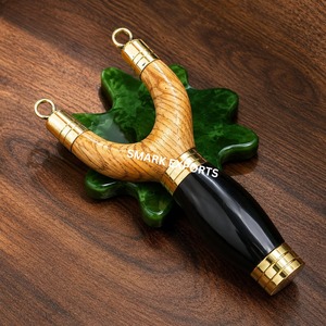 Tirachinas de Madera de Roble Pulida Hecha a Mano con Empuñadura de Cuerno Negro, Estilo Antiguo Feng Shui, Herramienta de Caza Potente para Juegos al Aire Libre para Adultos - Product Image 4