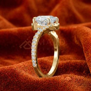 14K/18K Gold Round Cut Engagement <b>Ring</b> with Wave <b>Split</b> Shank & Pavé Halo Diamonds | Luxury Wedding <b>Ring</b> for Women - Product Image 2