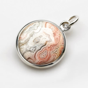 Compre un colgante de ágata Crazy Lace natural, hecho a mano en plata de ley 925, con piedra preciosa redonda, para uso diario y de moda. - Product Image 4