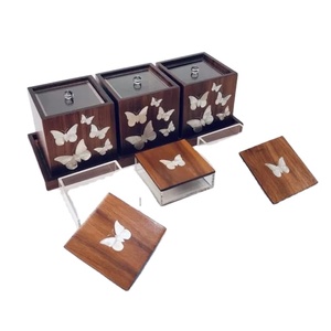 Décoration arabe du Ramadan et édition cadeau de l'Aïd, boîte à bonbons artisanale en acrylique avec couvercle en bois et nacre, élégante - Product Image 1