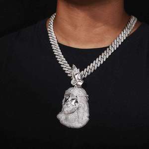 Collar con Colgante de Jesús Estilo Hip Hop, Joyería de Moda con Incrustaciones de Flores y Corona, Chapado en Oro con Circonitas, para Hombres y Mujeres - Product Image 3