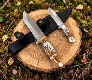 Ensemble de couteaux de chasse faits main sur mesure, lames fixes en acier à haute teneur en carbone avec manche en résine de cône de pin, étui en cuir, OEM ODM - Product Image 1