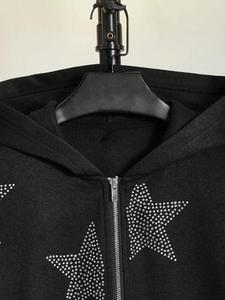 Sudadera Negra con Capucha y Cremallera, Estampado de Estrellas con Pedrería, Unisex, Oversize, Casual, de Invierno, Tejida, de Poliéster, Corte Holgado, Ecológica - Product Image 5