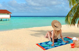 Serviette de plage de luxe imprimée absorbante de haute qualité, résistante à la décoloration, tissu doux, idéale pour les vacances d'été et la détente en bord de mer - Product Image 6