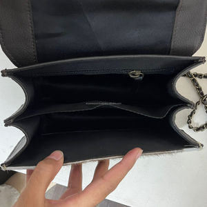 Bolso Bandolera de Cuero Vacuno Repujado a Mano, Elegante y Duradero, con Cierre Giratorio, Estilo Occidental, Moderno y de Lujo para Mujer, 2025 - Product Image 6