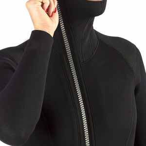 Traje de Neopreno Premium para Mujer de 3mm, Manga Larga, Cierre Frontal Cruzado, Cuello con Capucha, Negro, Grosor Personalizable - Product Image 4