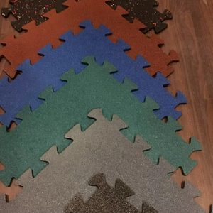 Baldosa de Goma Entrelazada Negra para Exterior de 10 mm - Adhesivo Moderno de 1000x1000 mm para Villa - Product Image 1