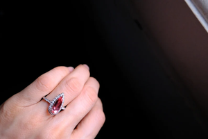Bague de cocktail grenat pour femme, en argent 925 plaqué or 18 carats, sertie pavé en forme de poire, bijou glamour pour fiançailles - Product Image 3