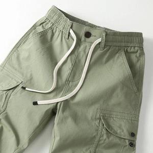 Pantalones Cortos de Hombre Negros con Bolsillos Elegantes, Corte Regular, Tejido, Cintura Media, Cuatro Bolsillos, Cierre de Cremallera y Botón, Cinturilla con Cinturón - Product Image 6