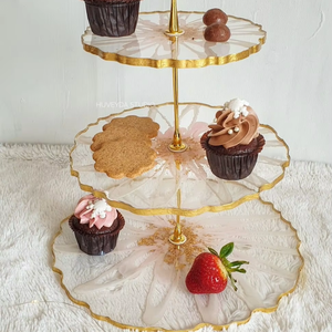 100% Good Quality Resin Cake Stand Round shape Eco-Friendly Cake Stand For Wedding Engagement Birthday Party Use Cake Decor - Product Image 1