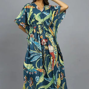 Caftán indio hecho a mano de algodón con estampado de pájaros, vestido playero cómodo y holgado para mujer, ideal para el verano. - Product Image 1