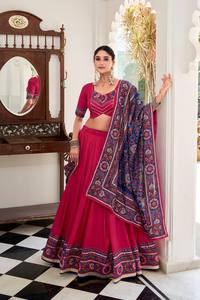 Elegante conjunto de Lehenga Choli para Navratri, ideal para el baile Garba, la noche Dandiya y celebraciones festivas. - Product Image 3