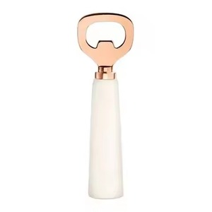 Abridor de Botellas Estilo Retro Disponible con MOQ Bajo, Abridor de Botellas de Vino y Cerveza de Acero Inoxidable Color Oro Rosa de Buena Calidad con Base de Mármol - Product Image 1