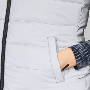 Gilet long matelassé d'hiver personnalisé avec logo, style streetwear, manteau sans manches rembourré pour femme - Product Image 2